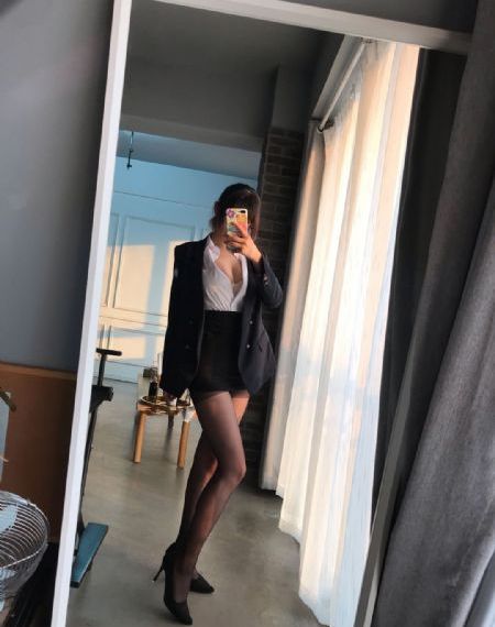 欧美大牌长款刺绣上衣_BD国语超清免费观看