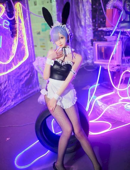 欧美吻戏老片_HD免费播放