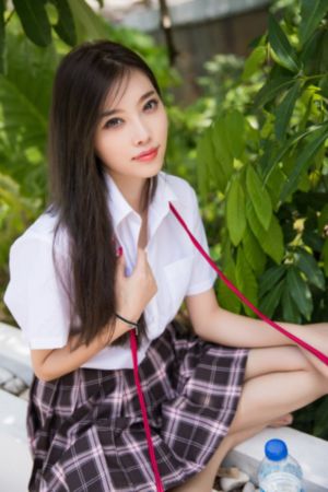 欧美红衣美女吻戏_BD免费全集观看