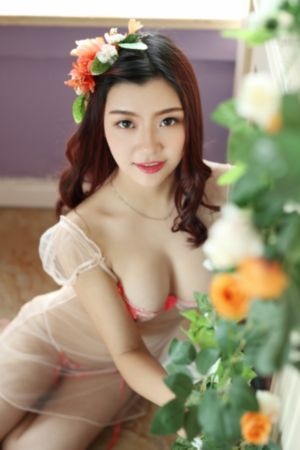 亚洲欧美另类人妖_欧美成人在线