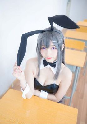 欧美女生抽烟壁纸_BD英语完整视频观看